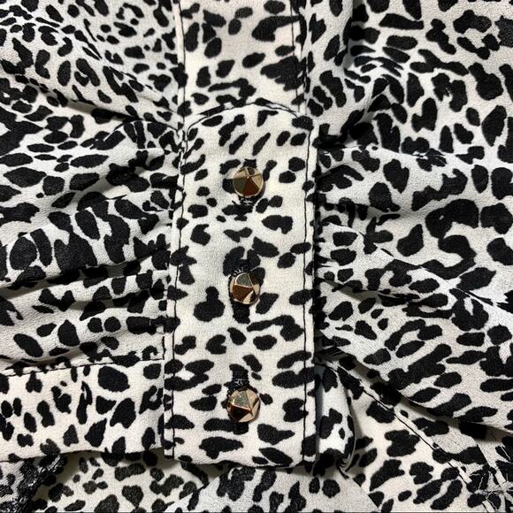 Zara Top Blouse Black & White Animal Print V-Neck Studded Short Sleeve Top Small - Picture 4 of 9